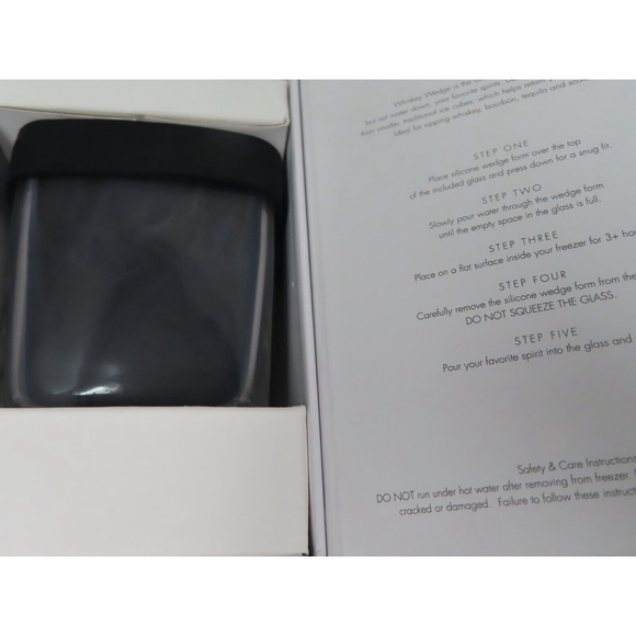 New CORKCICLE Whiskey Wedge Glass with Silicone Ice Mold Sipping 9 Oz glass - Picture 4 of 5